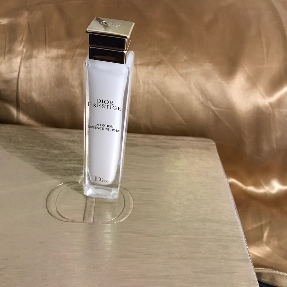 Dior La Lotion Essence de Rose